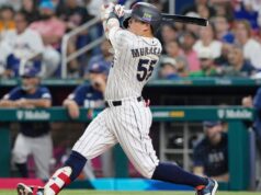 Relatório: O rebatedor japonês Murakami assina contrato de dois anos no valor de US$ 34 milhões com o White Sox