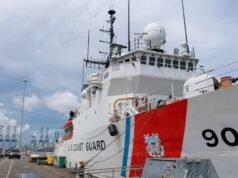 Guarda Costeira embarca em petroleiro que deixa a Venezuela em meio ao bloqueio de Trump