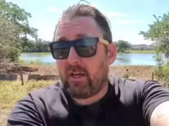 Adam the Woo, querido YouTuber conhecido por parques temáticos e viagens rodoviárias, falece aos 51 anos