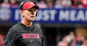 O ex-apresentador da NBC, Chuck Todd, critica os dirigentes do Faculty Soccer Playoff por causa da entrada em campo do Alabama