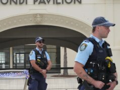 Líderes dizem que a Austrália precisa de leis mais rígidas sobre armas após tiroteio em Bondi Seashore