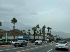 A poderosa tempestade de inverno na Califórnia ameaça casas e viagens de férias