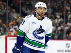 Canucks coloca o atacante Arshdeep Bains em isenções