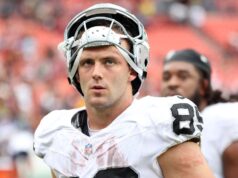 Relatório: Raiders colocando a estrela TE Brock Bowers no IR, encerrando sua temporada