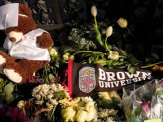 Brown College implementa revisão de segurança em todo o campus depois que tiroteio em massa deixou 2 mortos e 9 feridos