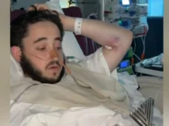 Rabino dos EUA que sobreviveu ao ataque de Bondi tirou a própria camisa para ajudar o oficial ferido, diz o pai