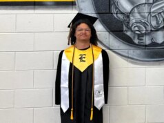 Sobrevivente do tiroteio na Universidade de Brown descreve o momento em que foi baleado nas costas