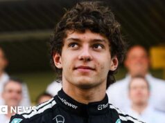 Kimi Antonelli, da F1, fica incógnito enquanto anda de kart