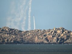 Taiwan acusa a China de "irresponsável" exercícios enquanto forças simulam um bloqueio