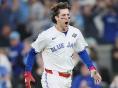 Clement, do Blue Jays, anima torcida do Sabres