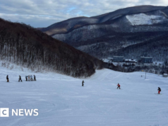 Menino de cinco anos morre após ser pego em viagem de esqui no Japão