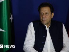 Imran Khan e sua esposa receberam mais penas de prisão após caso de fraude de presentes estaduais