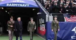 Protestos eclodem fora do jogo Exército-Marinha em meio à presença de Trump