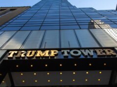 Trump Cell adia lançamento de telefone dourado