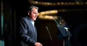 Trump convoca Corridor da Fama do Beisebol para admitir Roger Clemens