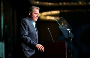 Trump convoca Corridor da Fama do Beisebol para admitir Roger Clemens