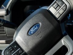 Ford faz recall de quase 273 mil veículos por risco de rolagem