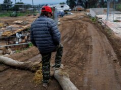 Califórnia é atingida por chuvas torrenciais enquanto moradores se preparam para enchentes