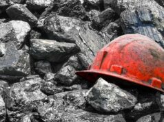 Protesto contra minas de carvão torna-se violento em Raigarh, Chhattisgarh; vários policiais feridos, veículos incendiados