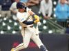 Relatório: Brewers negociam Collins e Mears com Royals pela Zerpa