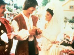 A atriz de ‘Babes in Toyland’, Jill Schoelen, explica por que deixou Hollywood por 29 anos