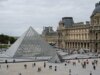 O estouro de um cano no Louvre danifica de 300 a 400 livros raros na coleção da biblioteca de antiguidades egípcias
