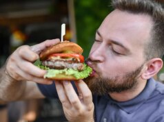 Especialistas em segurança alimentar evitam esses itens do menu em restaurantes – eis o porquê