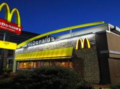 Avô de Nebraska morto em ‘acidente estranho’ no drive-thru do McDonald’s