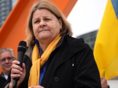 Juiz do condado de Milwaukee considerado culpado de obstruir agentes federais de imigração em incidente no tribunal