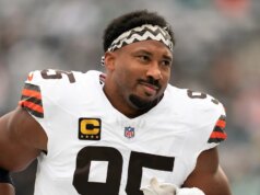 Myles Garrett, do Browns, diz que seria “especial” quebrar o recorde de sack contra Aaron Rodgers