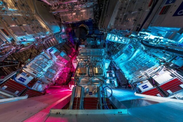 national-ignition-facility-inertial-fusion-confinement-experiment-chamber-1280x853.jpg