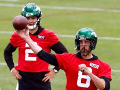 Os parabéns de Zach Wilson em campo renovam a atenção sobre o casamento de Aaron Rodgers com a noiva misteriosa