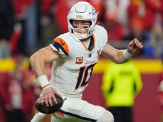 Os Broncos encerram oficialmente o reinado dos Chiefs como campeões da AFC West com a derrota dos Chargers para os Texans