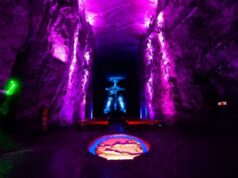 Dentro da catedral colombiana construída a 180 metros de profundidade