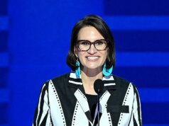 Candidato ao Senado de Minnesota usa hijab em visita ao mercado somali enquanto escândalo de fraude se desenrola