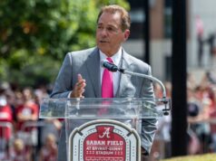 O lendário técnico de futebol Nick Saban se junta ao grupo de proprietários do Predators