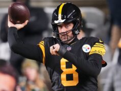 Rodgers e Steelers congelam Dolphins para permanecer no topo da AFC North da NFL
