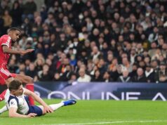 ‘Fora de controle’ – Van de Ven deveria ter visto o vermelho para o desafio de Isak?