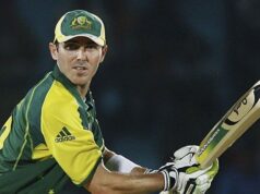 Ex-jogador de críquete australiano Martyn em coma com meningite