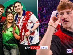 Ginge, PieFace e Bambino Becky enfrentam o desafio de 9 dardos no palco do Alexandra Palace!