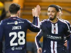 Dundee garante vitória de retorno sobre Kilmarnock