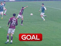 Hibs sobrevive à recuperação tardia para prejudicar as esperanças de título do rival Hearts