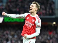 Odegaard coloca o Arsenal na frente contra o Brighton AO VIVO!