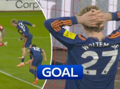 Incrível! Woltemade marca gol contra com cabeçada forte!