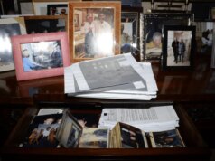 DOJ restaura foto de Trump em arquivos de Epstein após determinar que nenhuma vítima foi retratada