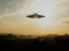 Arquivos secretos de OVNIs, enxames de drones e avistamentos ligados a armas nucleares surpreendem especialistas em 2025