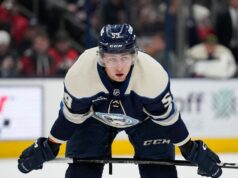 Blue Jackets trocam Yegor Chinakhov com Penguins por escolhas no draft