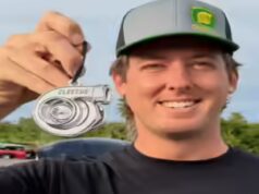 YouTuber Cleetus McFarland se torna viral depois de presentear seus funcionários com mini jipes de US$ 3.000 no Natal