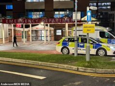 Homem, 22, é preso depois que três pacientes são atacados em um ataque de emergência – incluindo um cuja ‘orelha foi arrancada’