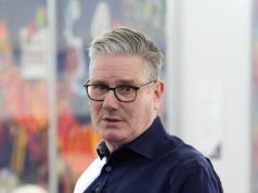 Tirem as mãos da Groenlândia! Starmer apoia a repreensão da Dinamarca a Trump – mas permanece em dúvida sobre se o ataque à Venezuela violou a lei internacional